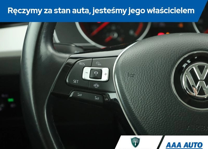 Volkswagen Passat cena 69000 przebieg: 141876, rok produkcji 2018 z Skępe małe 232